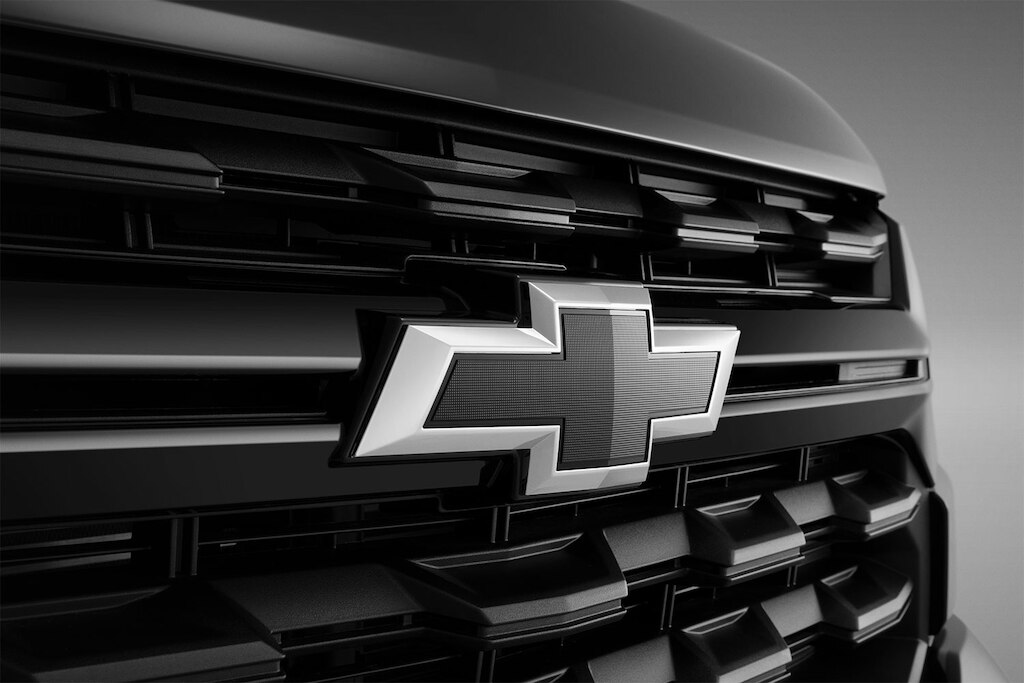 Emblema Chevrolet en negro para Colorado 2025, mejor camioneta todoterreno 4x4