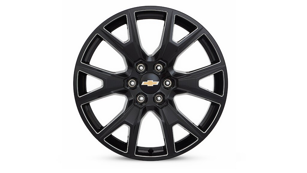 Rin en aluminio de 22 pulgadas negro metálico con detalles en plata para tu camioneta Chevrolet Silverado Turbo 2025