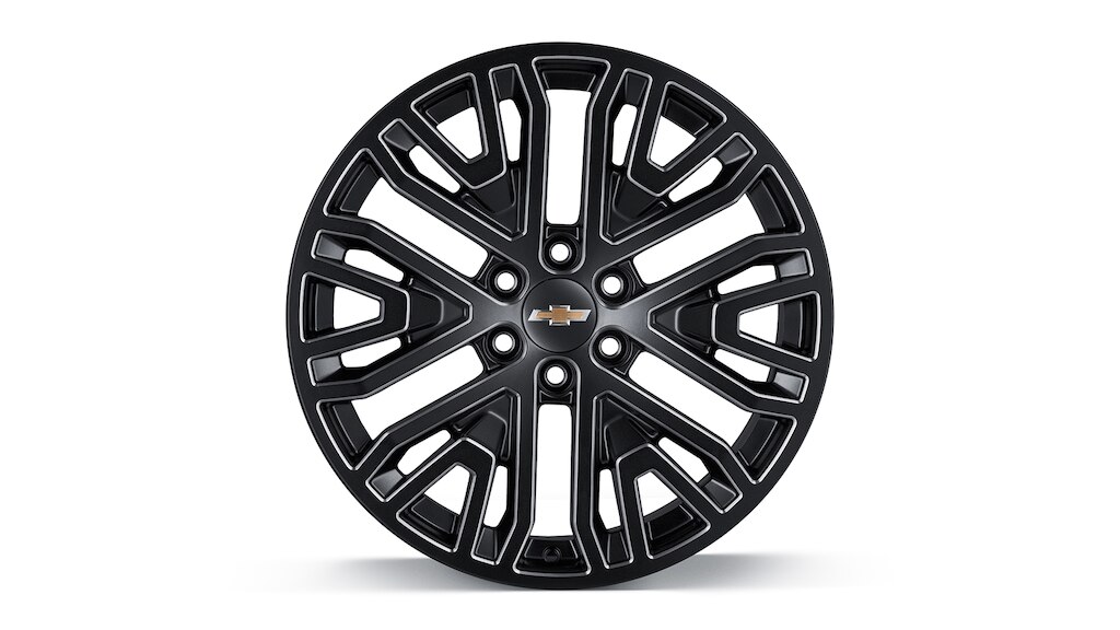 Rin en aluminio de 22 pulgadas negro con detalles en plata para tu camioneta Chevrolet Silverado Turbo 2025
