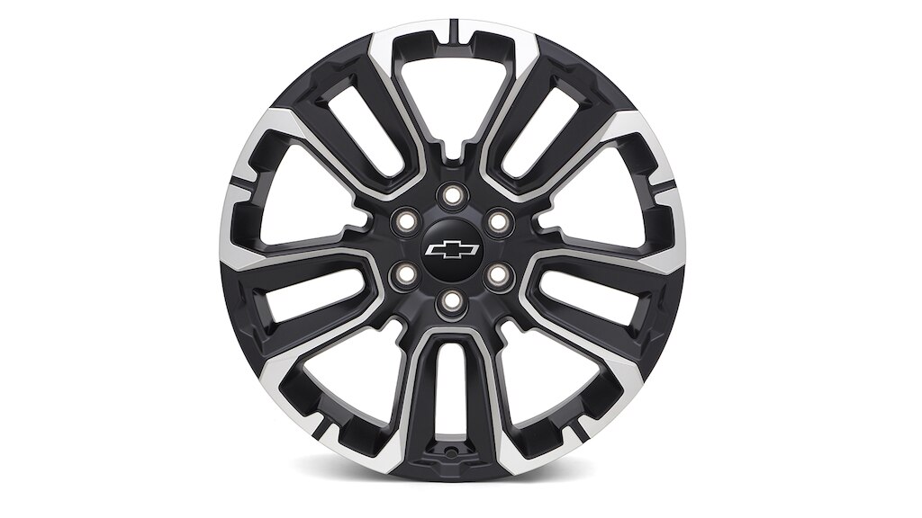 Rin de 22 pulgadas en negro con insertos en aluminio de 5 brazos para tu camioneta Chevrolet Silverado Turbo 2025