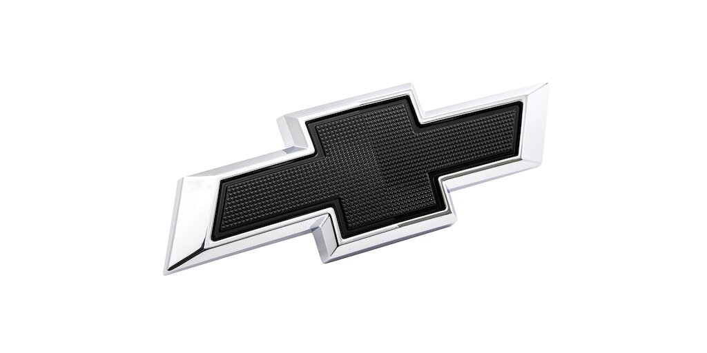 Emblema Chevrolet negro son accesorios para Chevrolet Silverado Turbo 2024, camioneta de trabajo